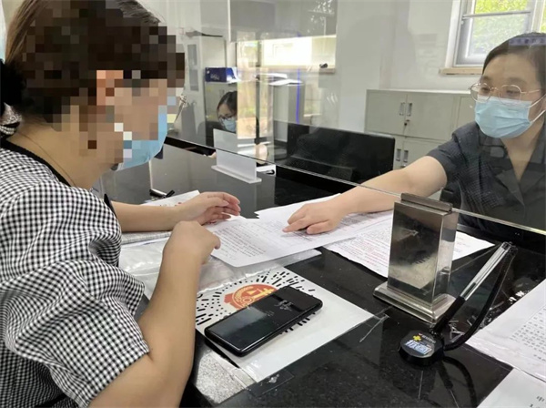 案款发还“七日办” 企业群众“零跑动” ——武汉经开法院推动执行案款规范管理打通案款给付最后一公里.jpg
